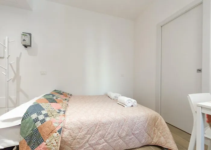 Youhosty - Salasco Chic