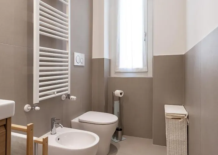 Youhosty - Salasco Chic *