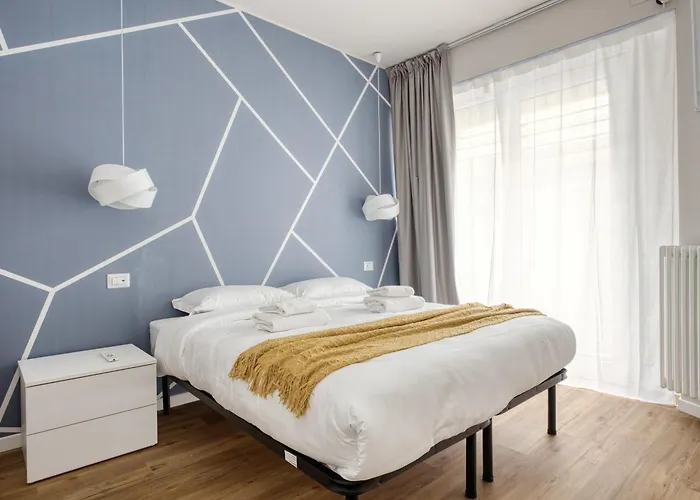 Hostmate - - Imperia's Prism - Romolo Iulm Apartment