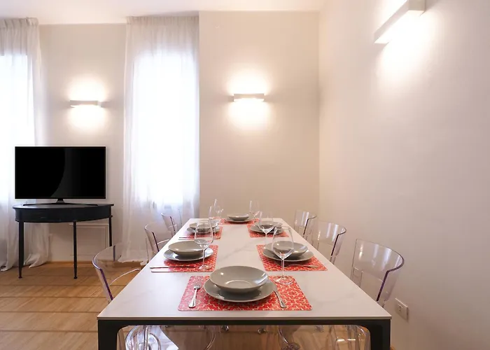 Court House Elegant Apartman