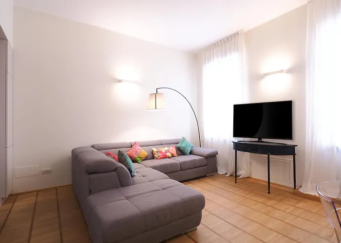 Court House Elegant Apartman