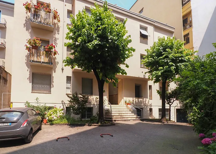 Apartman Court House Elegant