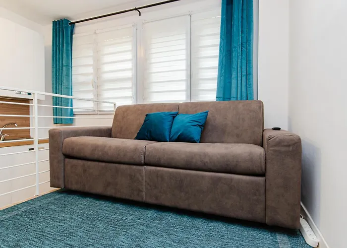 Durante Flat アパート *