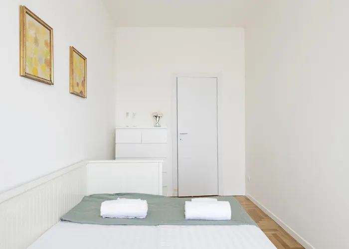 Easylife - - Cantore 12 - Navigli *