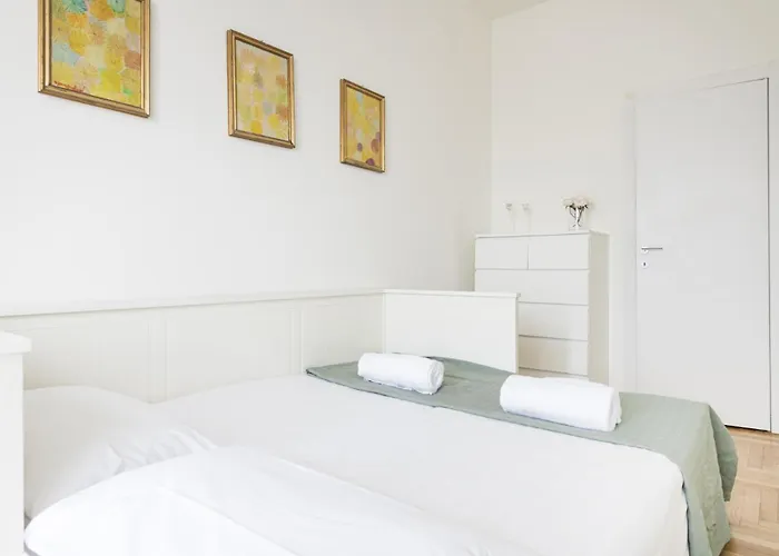 Easylife - - Cantore 12 - Navigli * Milão