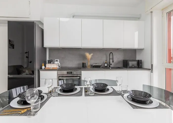 Wonderful View On Citylife-suite Near Metro M2