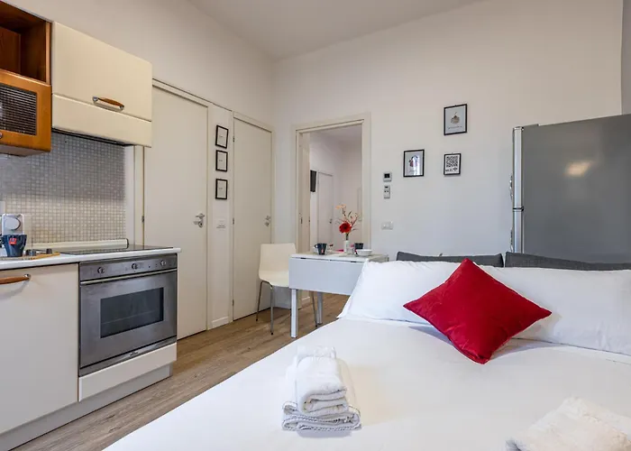 Duomo In 10 Minutes - Modern New House - Netflix & Wi-fi Apartmán