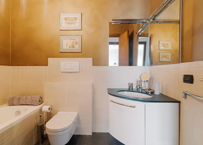 Pagano - Salutati - Ampio E Luminoso Trilocale Mediolan