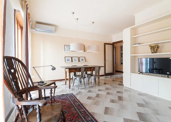 Pagano - Salutati - Ampio E Luminoso Trilocale * Mediolan