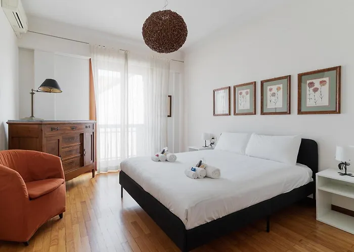 Pagano - Salutati - Ampio E Luminoso Trilocale Mediolan