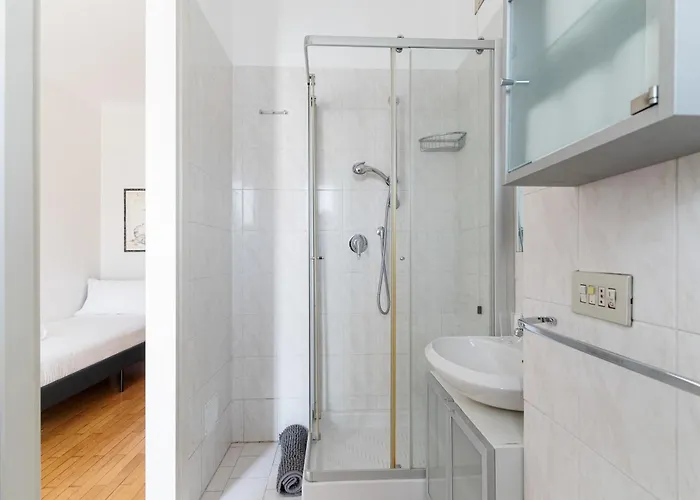 Pagano - Salutati - Ampio E Luminoso Trilocale