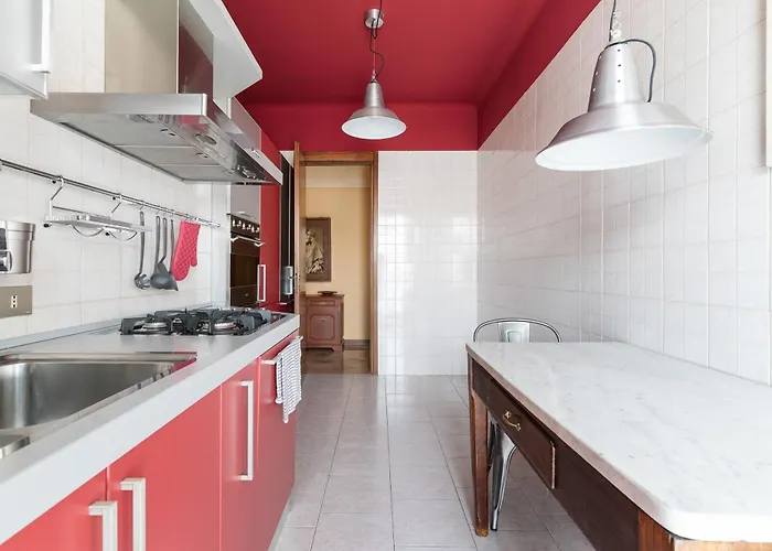 Pagano - Salutati - Ampio E Luminoso Trilocale *