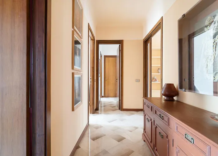 Pagano - Salutati - Ampio E Luminoso Trilocale * Mediolan