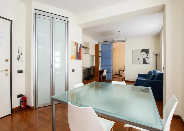 Apartmán Via Dei Fabbri Michelangelo - Walk To Cattolica & Duomo - Navigli 5 Min *