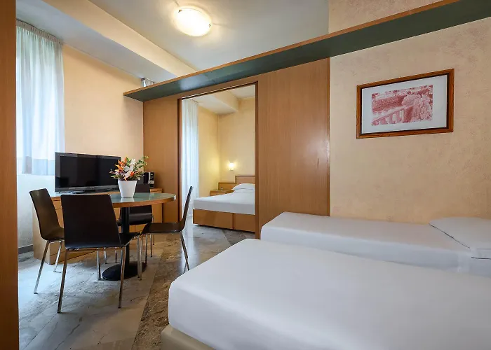 Ih Argonne Park Apartmanhotel