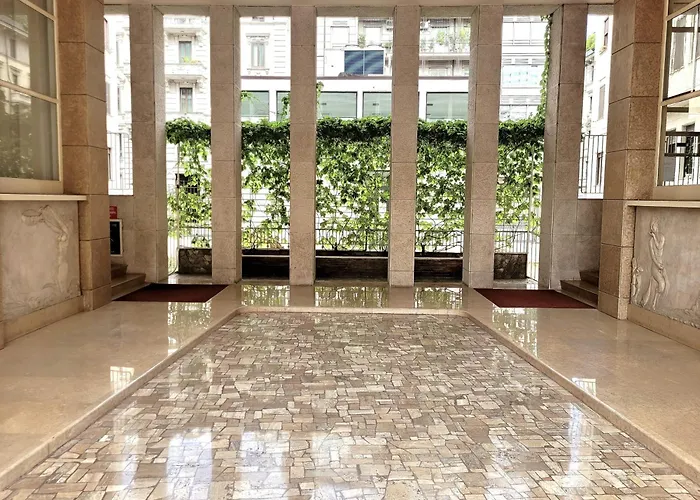 S. Ambrogio Square Apartment