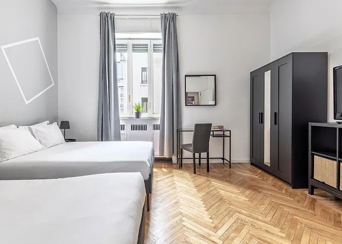 Luxury 4 Bedrooms Close To Duomo 밀라노