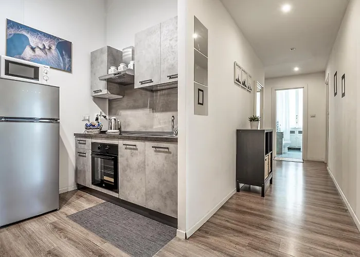 아파트 Luxury 4 Bedrooms Close To Duomo *