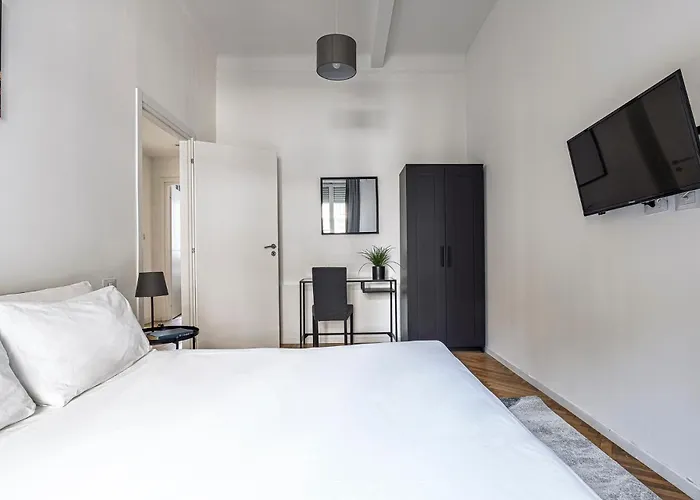 Luxury 4 Bedrooms Close To Duomo 밀라노