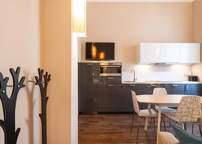 Crocetta Turandot One Bed 1st Floor - Mirable Pm