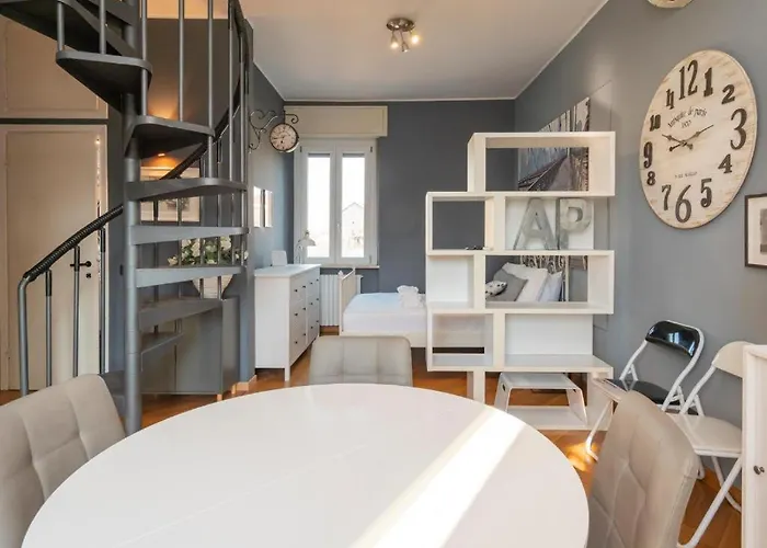 Dimore Meneghine - De Angeli Penthouse Apartament