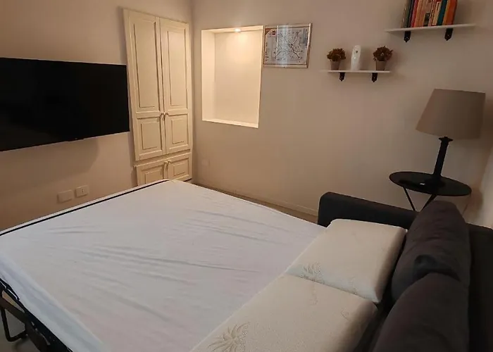 Secret Courtyard Apartment