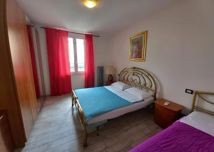 3 Station Free Parking *