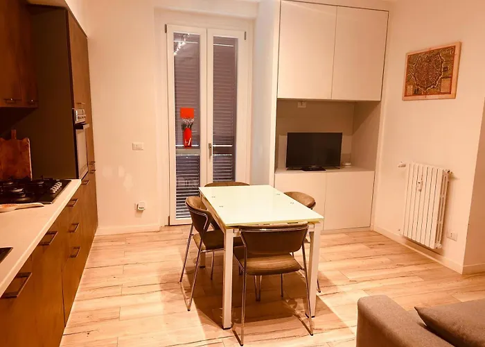 Three 2 Beds, 3rd Bed Available