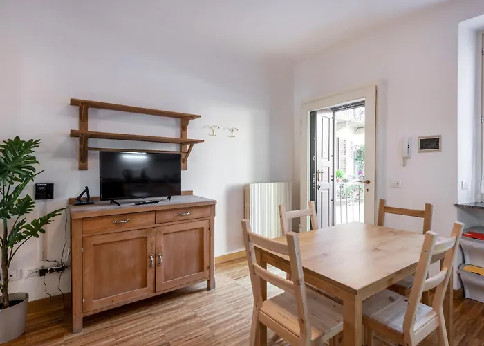 Quiet Bilo In Naviglio District - B Milán