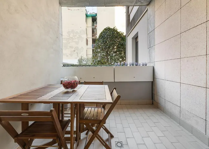 Gambara M1-hospital Pat - Cozy With Terrace Apartment