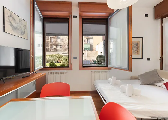 Gambara M1-hospital Pat - Cozy With Terrace Apartment