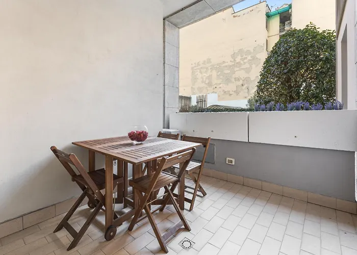 Gambara M1-hospital Pat - Cozy With Terrace Apartment