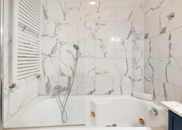 Gambara M1-hospital Pat - Cozy With Terrace * ميلان