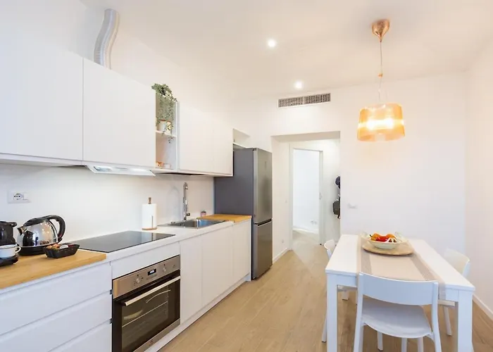 Апартаменты Youhosty - Sauro 5 *