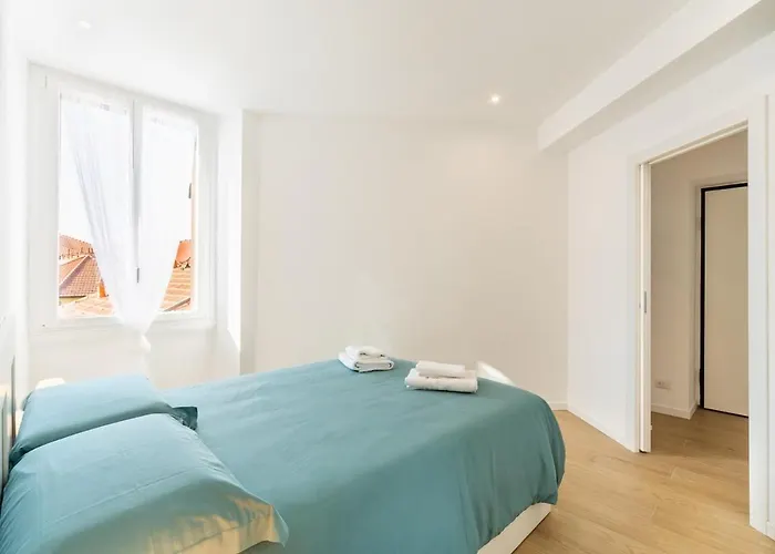 Youhosty - Sauro 5 Милан