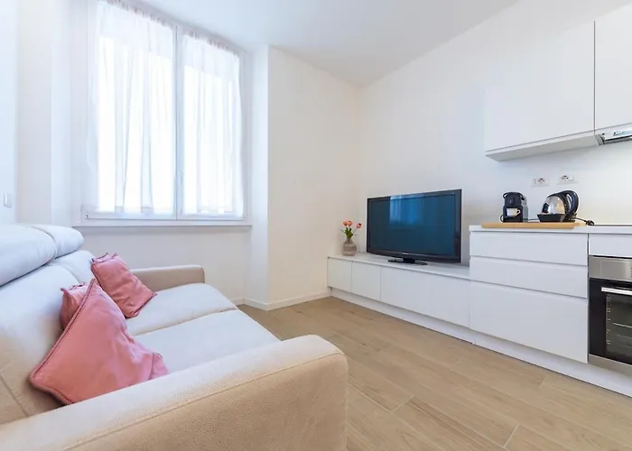 Youhosty - Sauro 5 Апартаменты Милан