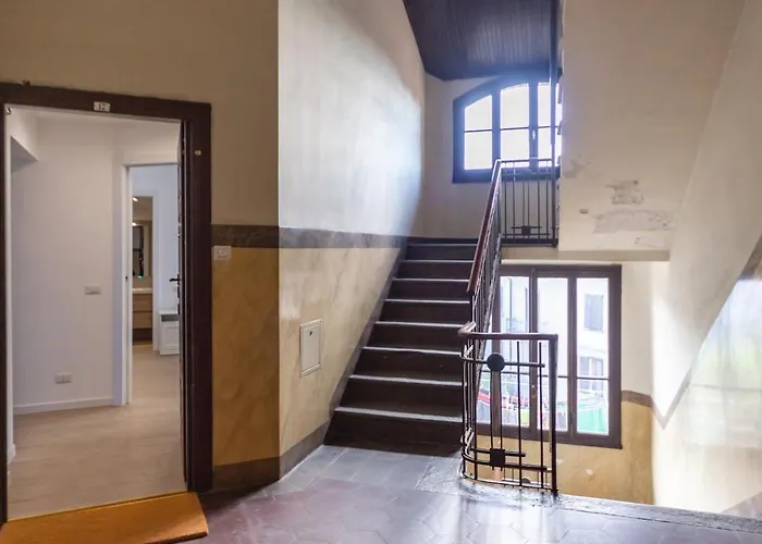 Апартаменты Youhosty - Sauro 5 *