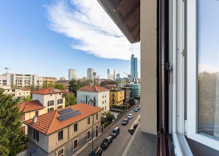 Youhosty - Sauro 5 Милан