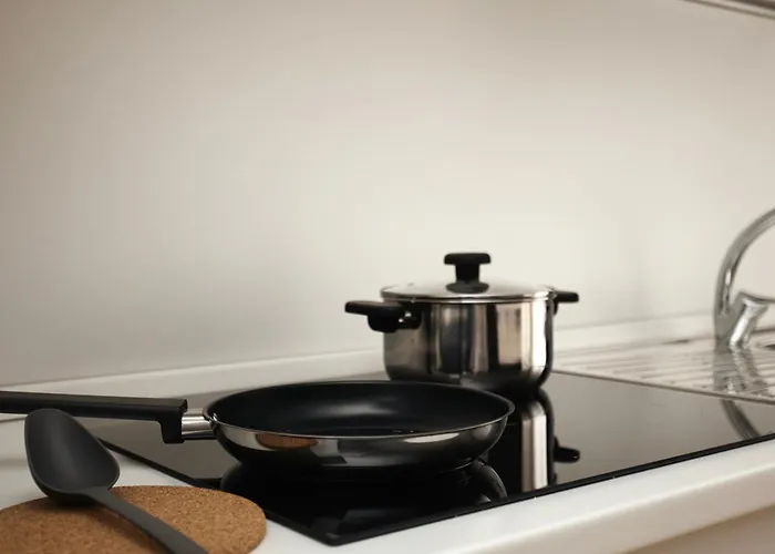 Hostmate - - Imperia's Crystal - Romolo