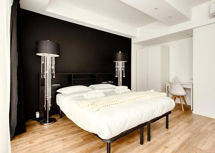 Hostmate - - Imperia's Crystal - Romolo