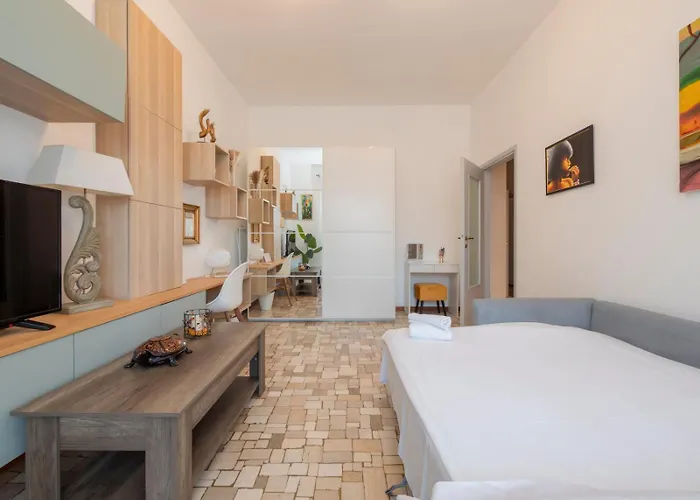 Navigli Retreat Near Duomo