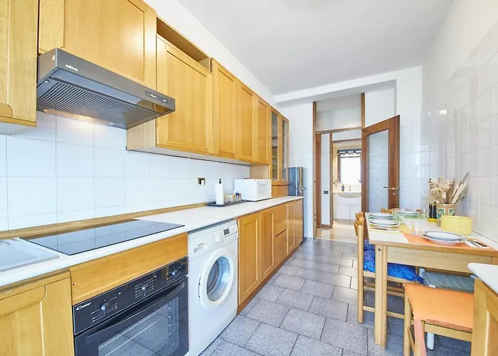 Elegante In Fino A 6 Persone * Milano