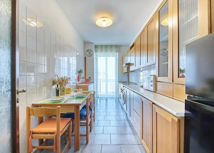 Elegante In Fino A 6 Persone * Milano