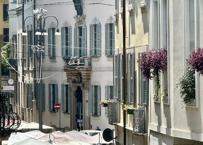 Casa - Classic Elegance, Balcony