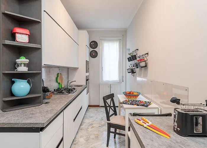 Quiet In Close To The Olimpic Village Appartement Milaan