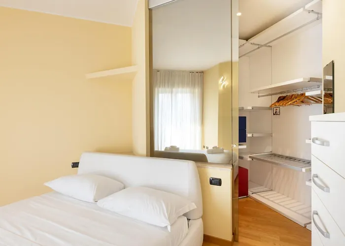 Spacious Two Bedrooms Solari Area - Mirable Pm דירה