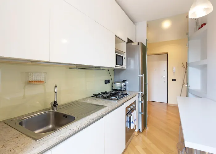 Spacious Two Bedrooms Solari Area - Mirable Pm מילאנו