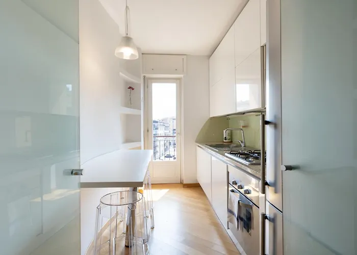 Spacious Two Bedrooms Solari Area - Mirable Pm * מילאנו