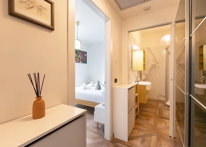 Bright One Bedroom Porta Venezia - Mirable Pm