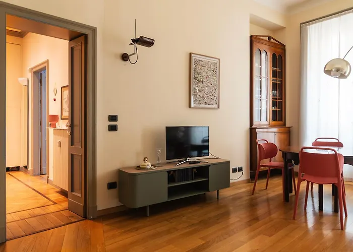 Youhosty - Charm Via Torino *